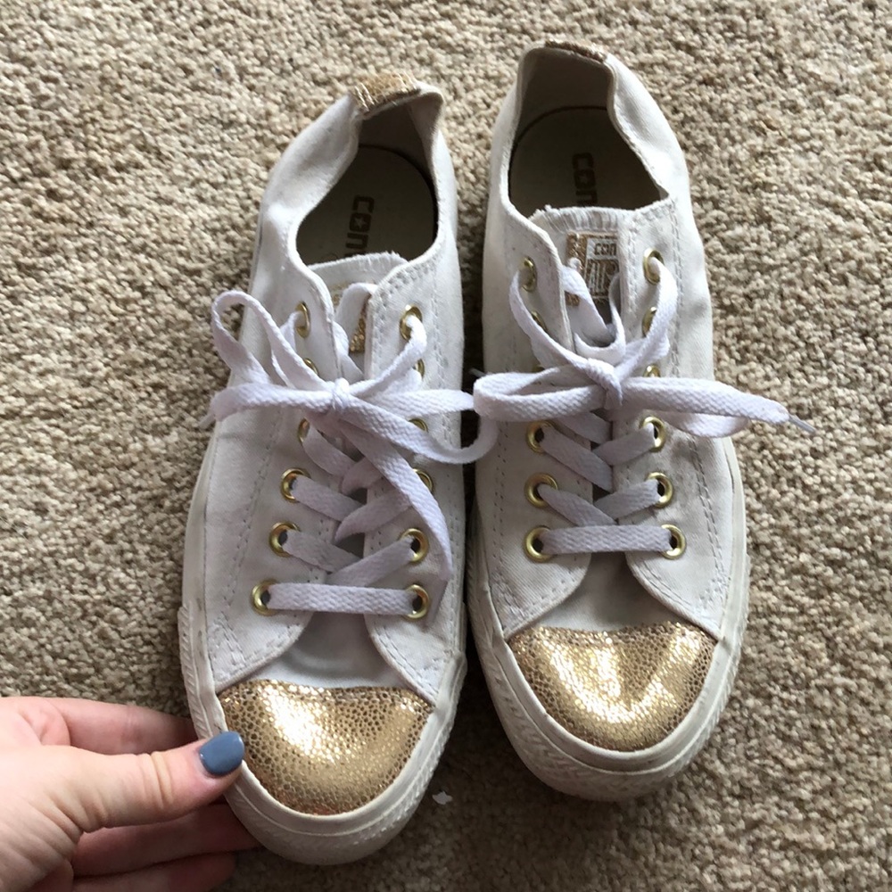 White and Gold converse size 7.5